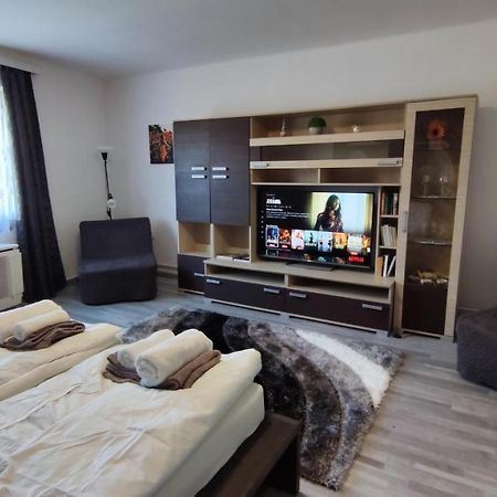 Székesfehérvár Freedom-Fehervar Apartman מראה חיצוני תמונה